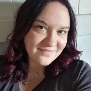 Meet your Posher, Cassandra